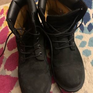 Black Timberland boots size 6.5 in womens (5 in mens)